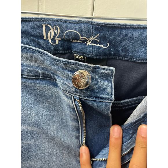 DG2 Gloria Vanderbilt Woman Denim Jeans Size 16W - Picture 3 of 8
